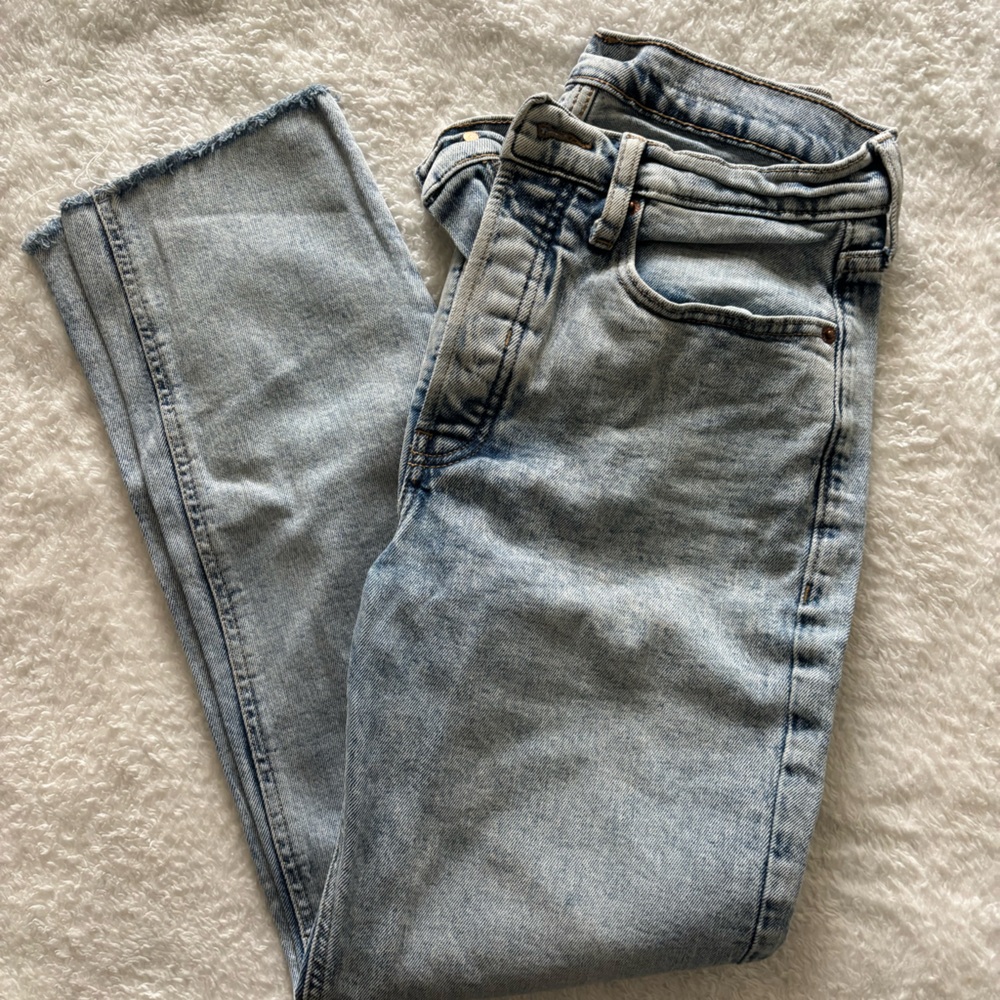 Old Navy Women's Light Blue Boyfriend Jeans